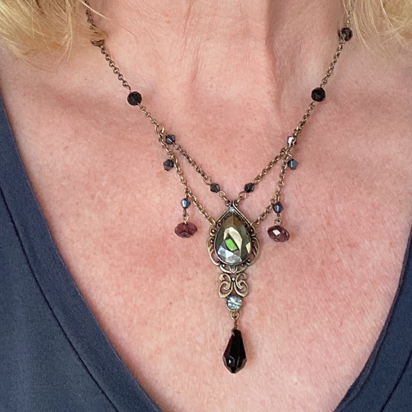 Cookie Lee Victorian Style Grey, Black & Clear Genuine Crystal Pendant Necklace - Picture 8 of 9